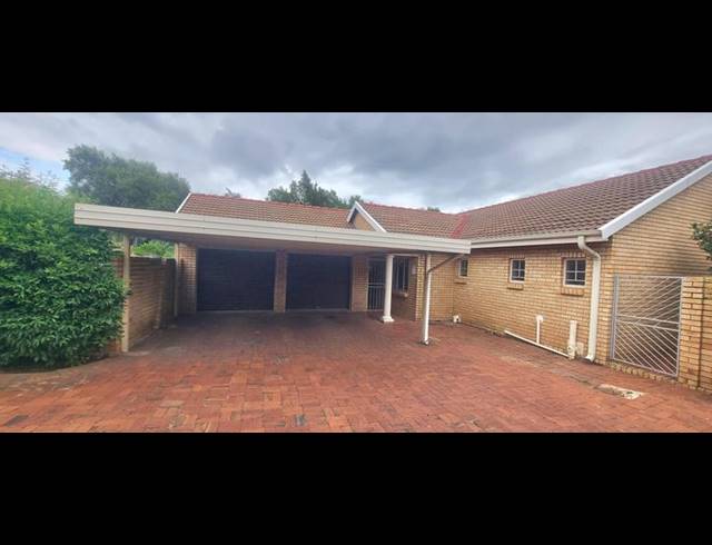 3 BEDROOM HOUSE FOR SALE IN THATCHFIELD
